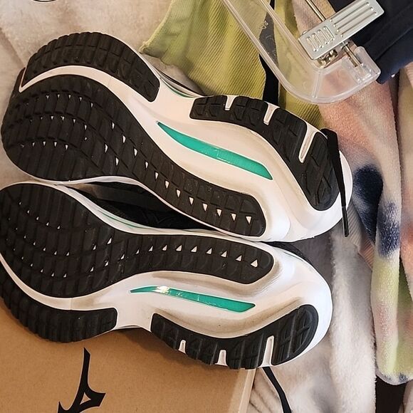 Mizuno wave inspire 19 2E New in box - Picture 8 of 9